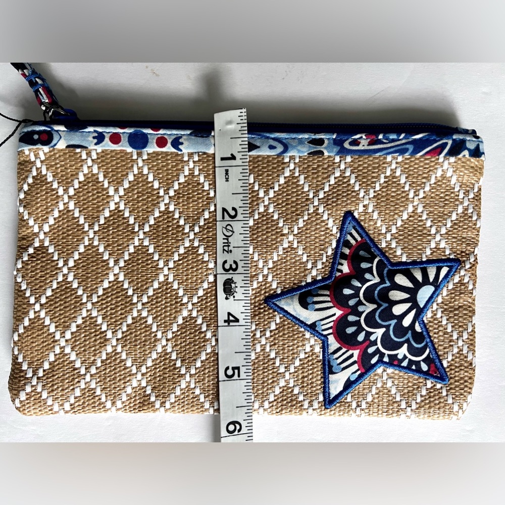 Vera Bradley NEW Fireworks Medallion Beach Straw Red White Blue Star Wristlet - Picture 5 of 8